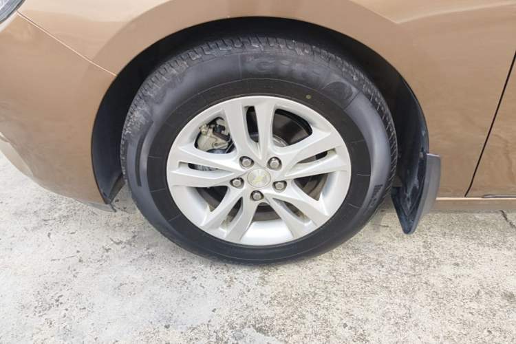 Used Chevrolet Cavalier 2016 1.5L Manual Xinyue Edition Left Front Wheel Hub