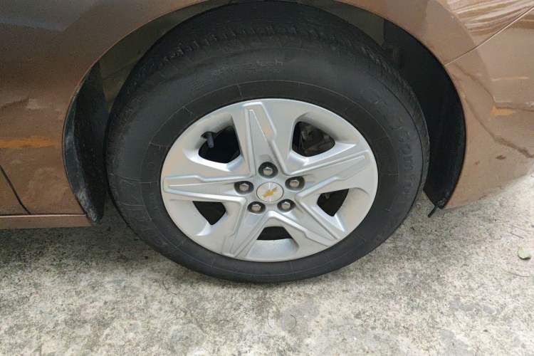 Used Chevrolet Cavalier 2016 1.5L Automatic Enjoyment Edition Right Front Wheel Hub