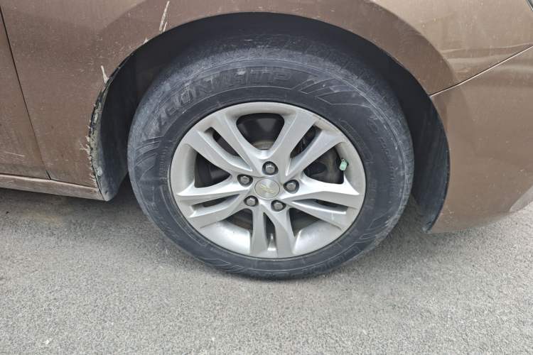 Used Chevrolet Cavalier 2016 1.5L Manual Xinyue Edition Right Front Wheel Hub