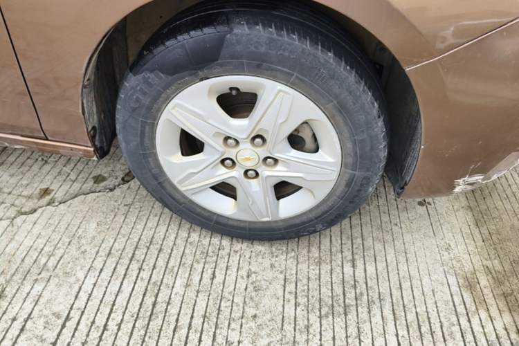 Used Chevrolet Cavalier 2016 1.5L Automatic Enjoyment Edition Right Front Wheel Hub