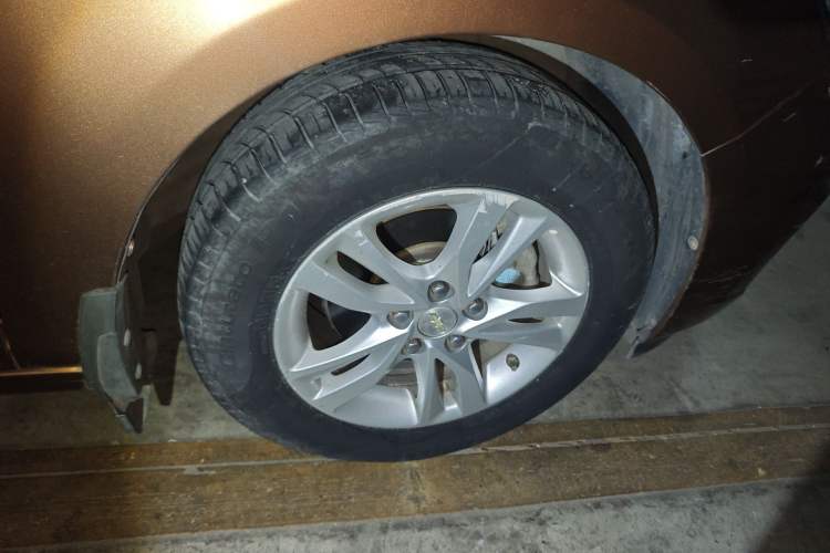Used Chevrolet Cavalier 2016 1.5L Automatic Xinyue Edition Right Front Wheel Hub