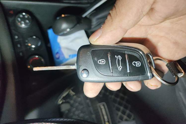 Used Chevrolet Cavalier 2016 1.5L Automatic Enjoyment Edition Vehicle Key