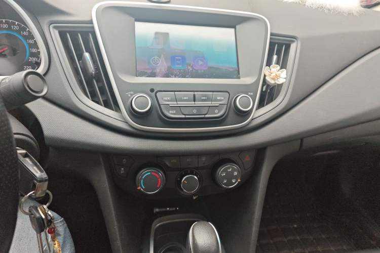 Used Chevrolet Cavalier 2016 1.5L Automatic Xinyue Edition Audio And AC Panel