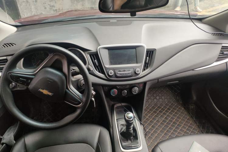 Used Chevrolet Cavalier 2016 1.5L Manual Xinyue Edition Center Console
