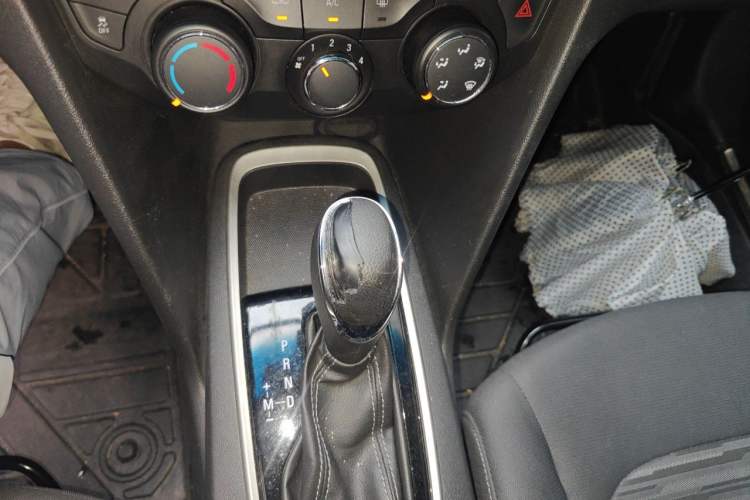 Used Chevrolet Cavalier 2016 1.5L Automatic Enjoyment Edition Gear Lever