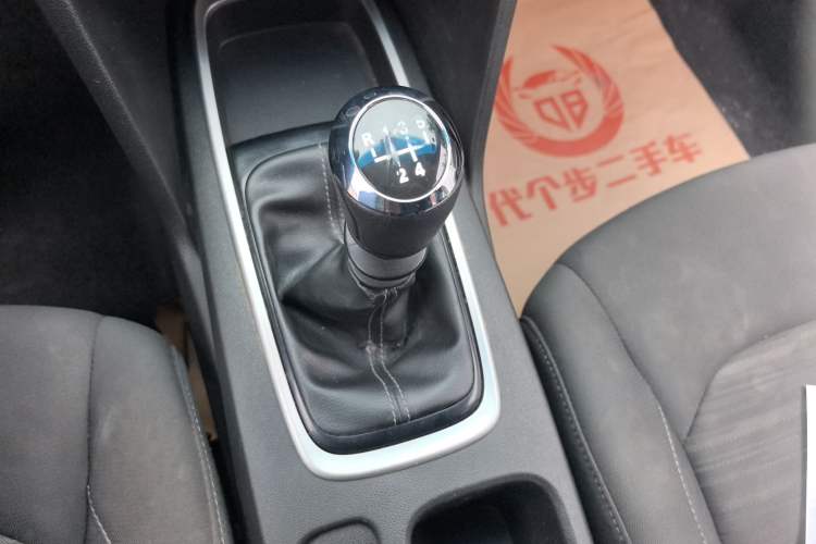 Used Chevrolet Cavalier 2016 1.5L Manual Enjoyment Edition Gear Lever