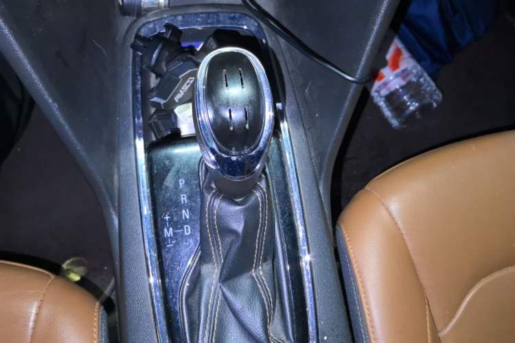 Used Chevrolet Cavalier 2016 1.5L Automatic Xinsong Edition Gear Lever