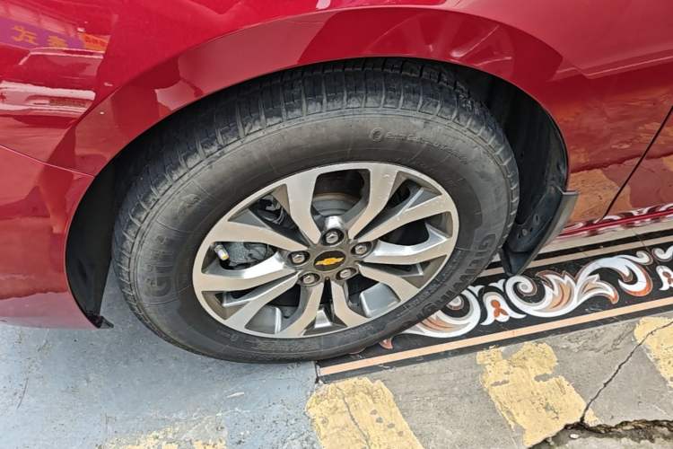 Used Chevrolet Cavalier 2016 1.5L Automatic Enjoyment Edition Left Front Wheel Hub