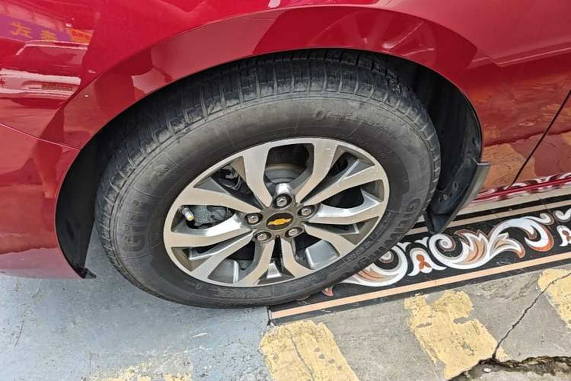 Used Chevrolet Cavalier 2016 1.5L Automatic Enjoyment Edition Left Front Wheel Hub