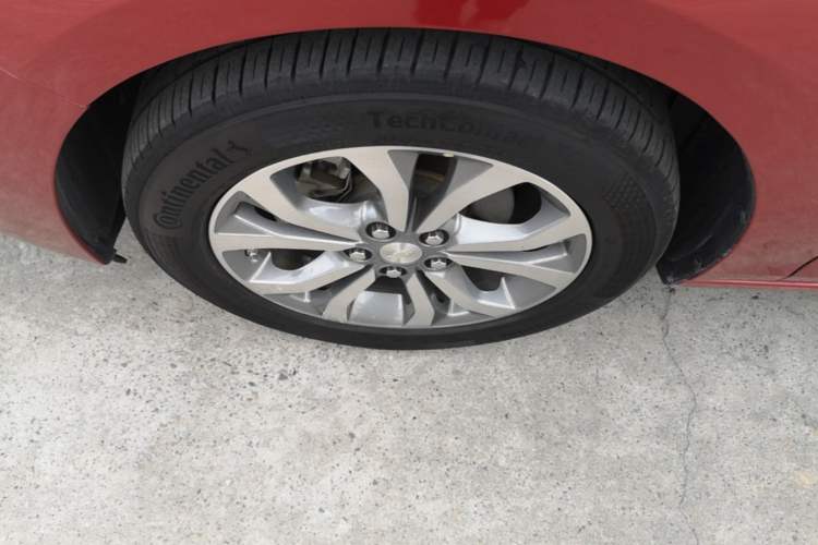 Used Chevrolet Cavalier 2016 1.5L Automatic Xinsong Edition Left Front Wheel Hub