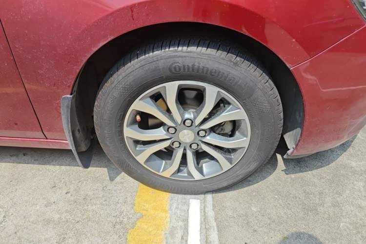 Used Chevrolet Cavalier 2016 1.5L Automatic Xinyue Edition Right Front Wheel Hub