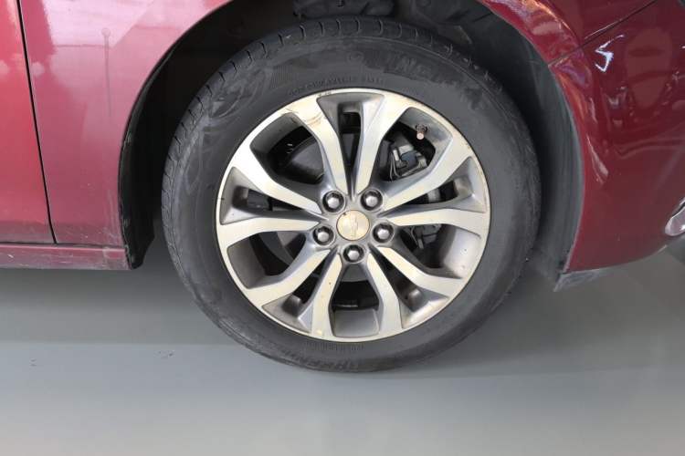Used Chevrolet Cavalier 2016 1.5L Automatic Xinsong Edition Right Front Wheel Hub
