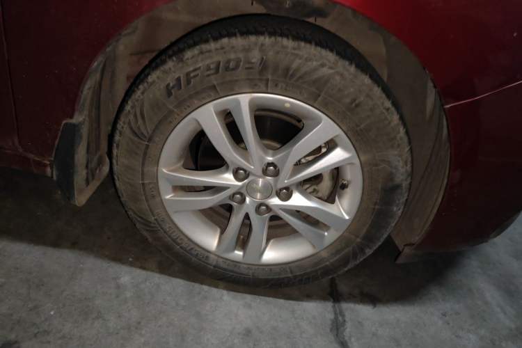 Used Chevrolet Cavalier 2016 1.5L Automatic Xinyue Edition Right Front Wheel Hub
