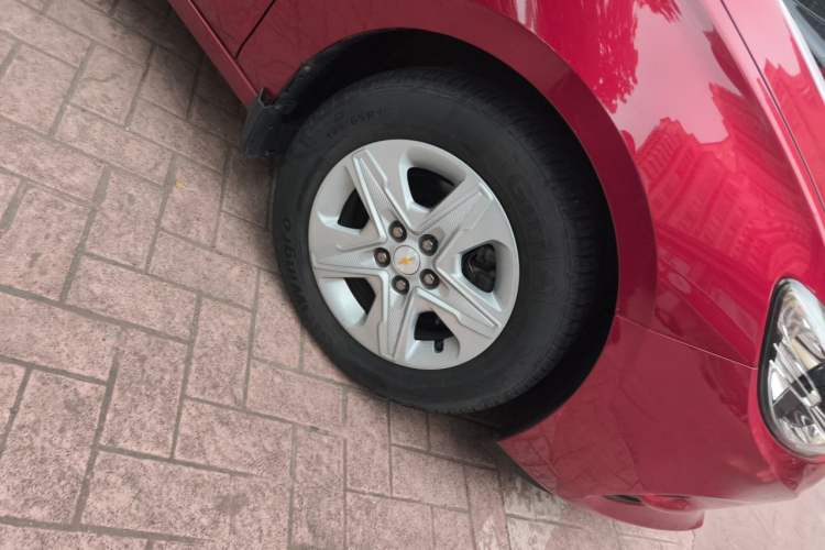 Used Chevrolet Cavalier 2016 1.5L Manual Enjoyment Edition Right Front Wheel Hub