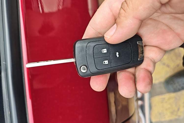 Used Chevrolet Cavalier 2016 1.5L Automatic Enjoyment Edition Vehicle Key