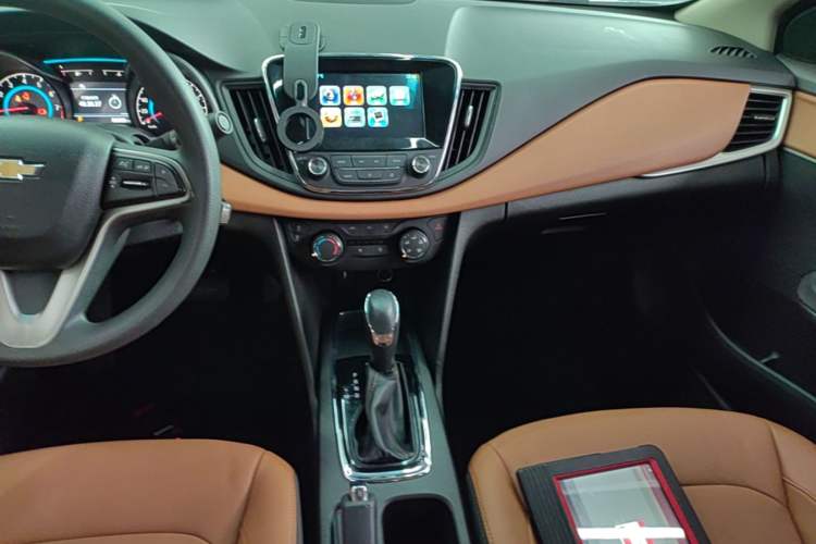 Used Chevrolet Cavalier 2016 1.5L Automatic Xinsong Edition Audio And AC Panel