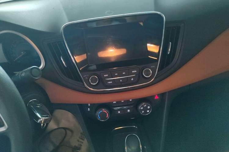 Used Chevrolet Cavalier 2016 1.5L Automatic Xinsong Edition Audio And AC Panel