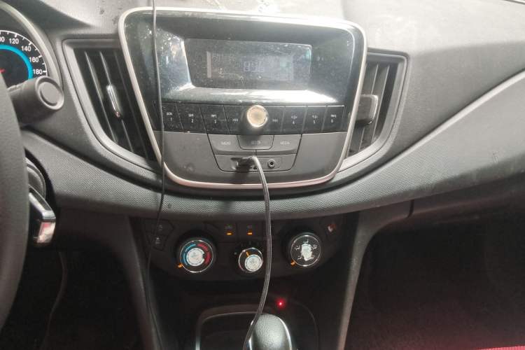 Used Chevrolet Cavalier 2016 1.5L Automatic Enjoyment Edition Audio And AC Panel