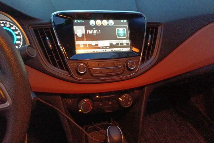 Used Chevrolet Cavalier 2016 1.5L Automatic Xinsong Edition Audio And AC Panel