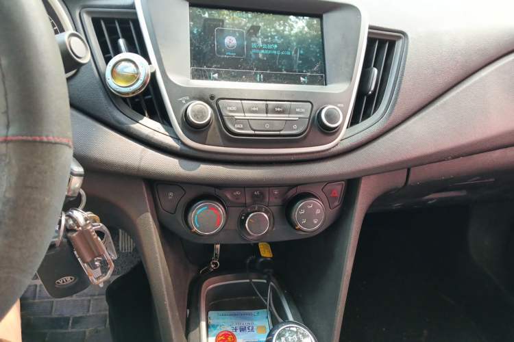 Used Chevrolet Cavalier 2016 1.5L Manual Xinyue Edition Audio And AC Panel