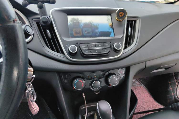 Used Chevrolet Cavalier 2016 1.5L Automatic Xinyue Edition Audio And AC Panel