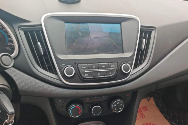 Used Chevrolet Cavalier 2016 1.5L Manual Xinyue Edition Audio And AC Panel