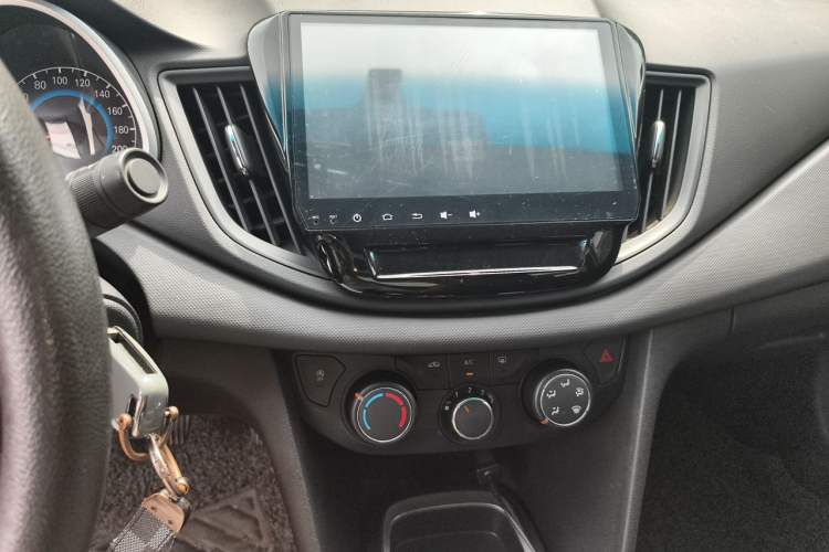 Used Chevrolet Cavalier 2016 1.5L Manual Xinyue Edition Audio And AC Panel