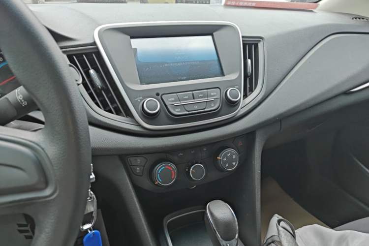 Used Chevrolet Cavalier 2016 1.5L Automatic Enjoyment Edition Audio And AC Panel