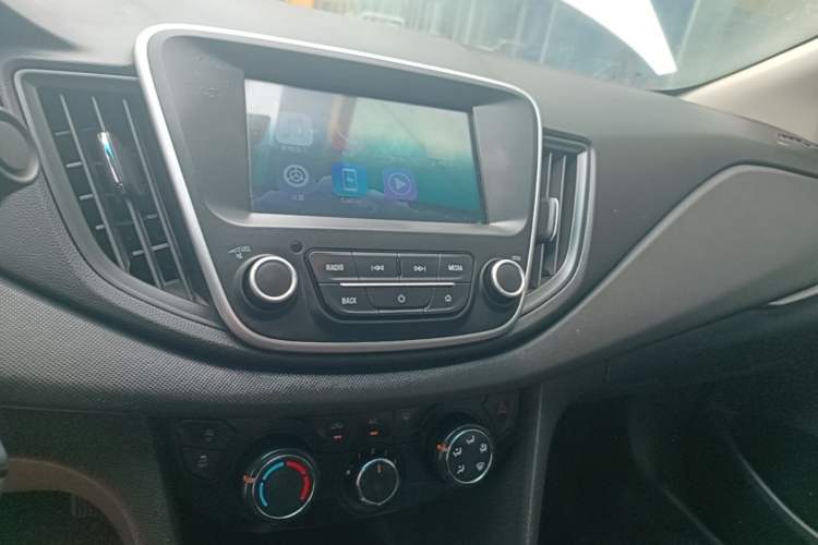 Used Chevrolet Cavalier 2016 1.5L Automatic Xinyue Edition Audio And AC Panel