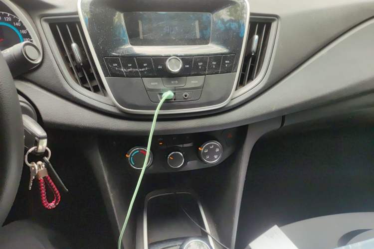 Used Chevrolet Cavalier 2016 1.5L Manual Enjoyment Edition Audio And AC Panel
