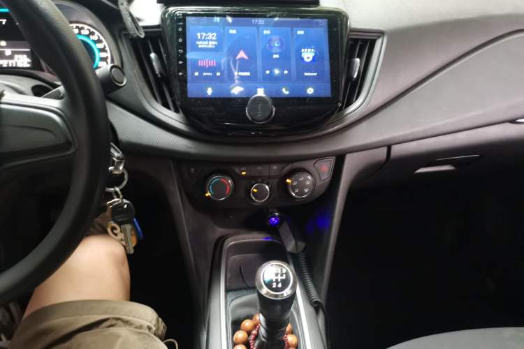 Used Chevrolet Cavalier 2016 1.5L Manual Enjoyment Edition Audio And AC Panel