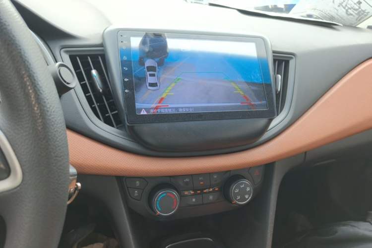 Used Chevrolet Cavalier 2016 1.5L Automatic Xinsong Edition Audio And AC Panel