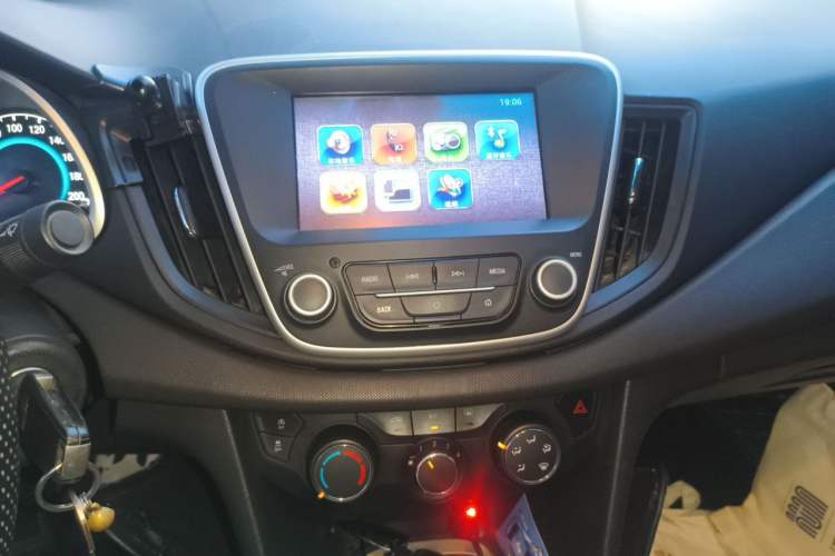 Used Chevrolet Cavalier 2016 1.5L Automatic Xinyue Edition Audio And AC Panel
