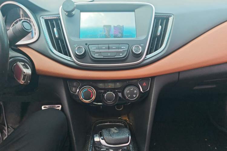 Used Chevrolet Cavalier 2016 1.5L Automatic Xinyue Edition Audio And AC Panel