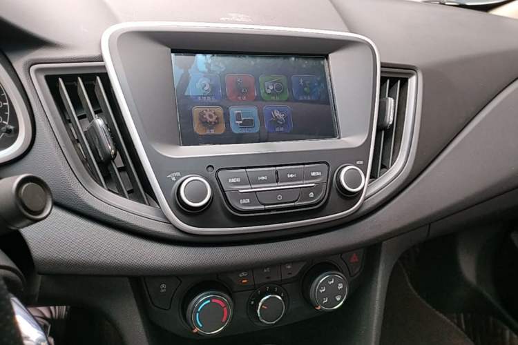 Used Chevrolet Cavalier 2016 1.5L Manual Xinyue Edition Audio And AC Panel