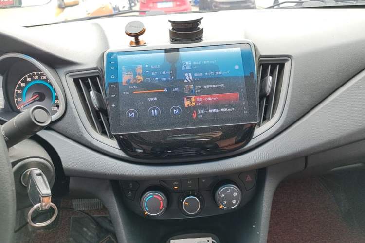 Used Chevrolet Cavalier 2016 1.5L Automatic Enjoyment Edition Audio And AC Panel