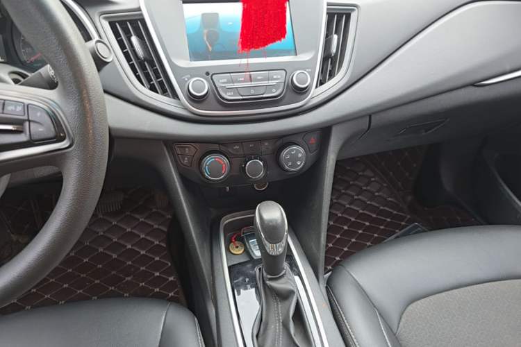 Used Chevrolet Cavalier 2016 1.5L Automatic Xinyue Edition Audio And AC Panel
