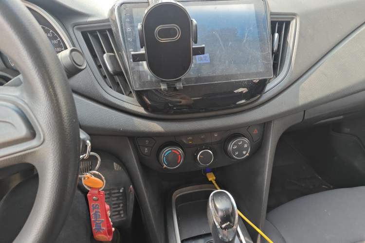 Used Chevrolet Cavalier 2016 1.5L Automatic Enjoyment Edition Audio And AC Panel