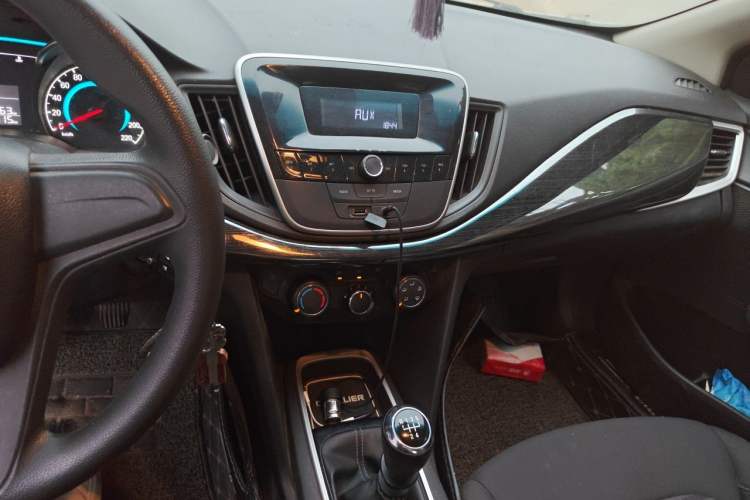 Used Chevrolet Cavalier 2016 1.5L Manual Enjoyment Edition Audio And AC Panel