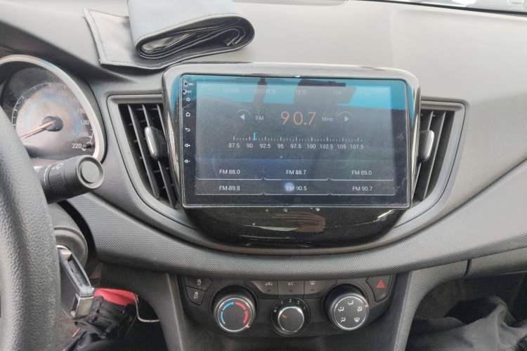 Used Chevrolet Cavalier 2016 1.5L Automatic Enjoyment Edition Audio And AC Panel