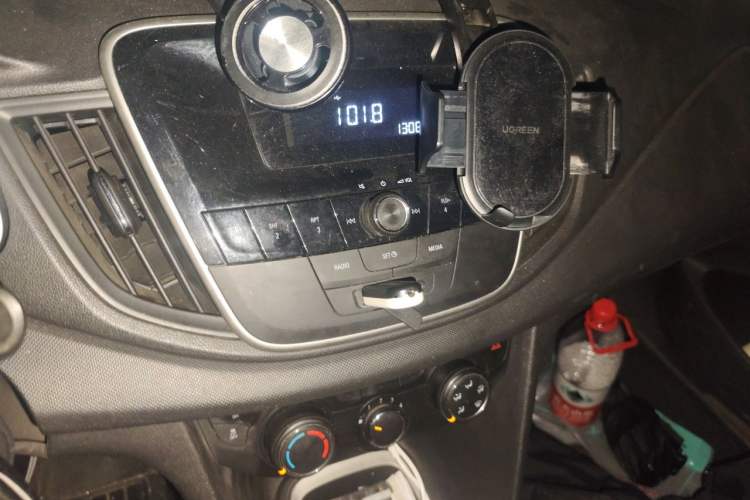 Used Chevrolet Cavalier 2016 1.5L Automatic Enjoyment Edition Audio And AC Panel