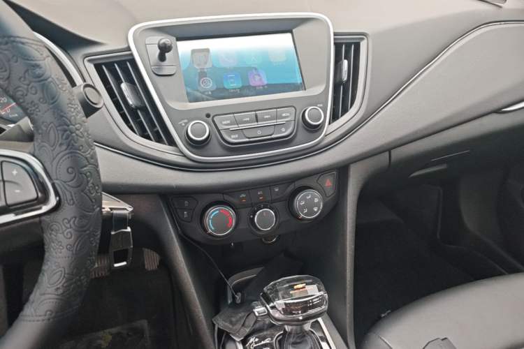 Used Chevrolet Cavalier 2016 1.5L Automatic Xinyue Edition Audio And AC Panel