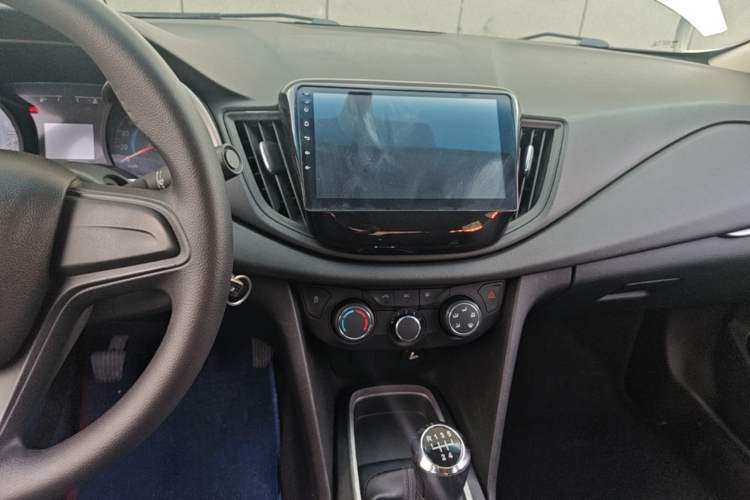 Used Chevrolet Cavalier 2016 1.5L Manual Enjoyment Edition Audio And AC Panel