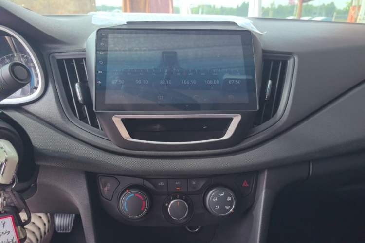 Used Chevrolet Cavalier 2016 1.5L Manual Enjoyment Edition Audio And AC Panel