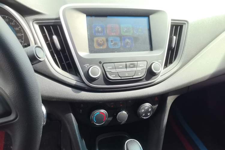 Used Chevrolet Cavalier 2016 1.5L Automatic Enjoyment Edition Audio And AC Panel