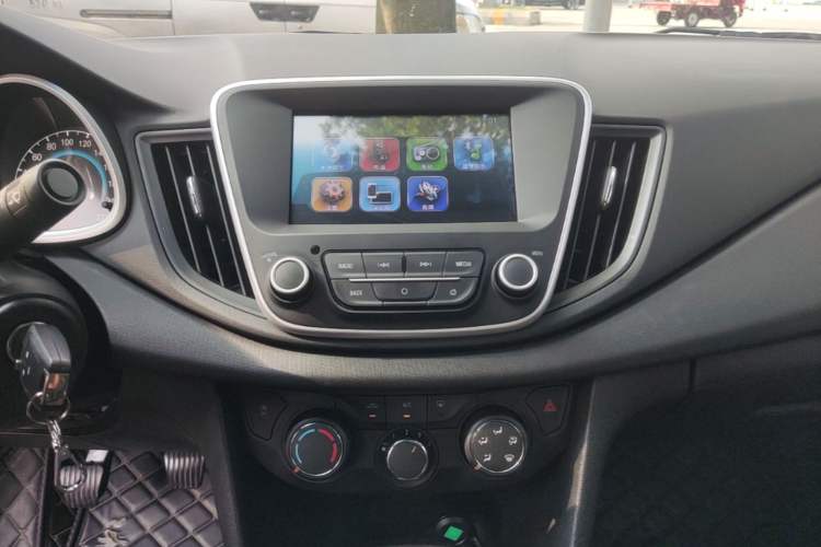 Used Chevrolet Cavalier 2016 1.5L Manual Xinyue Edition Audio And AC Panel