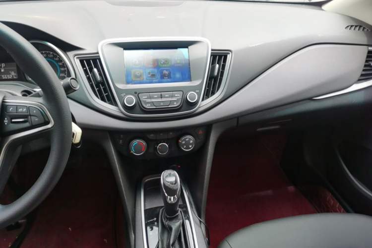 Used Chevrolet Cavalier 2016 1.5L Automatic Xinyue Edition Audio And AC Panel
