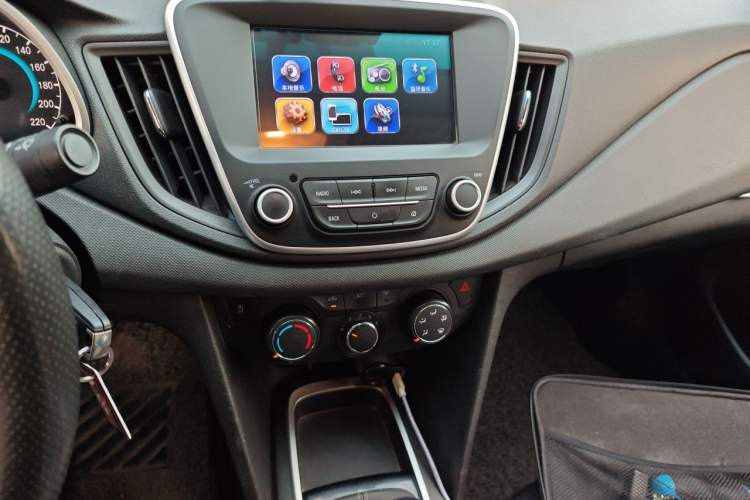 Used Chevrolet Cavalier 2016 1.5L Manual Enjoyment Edition Audio And AC Panel