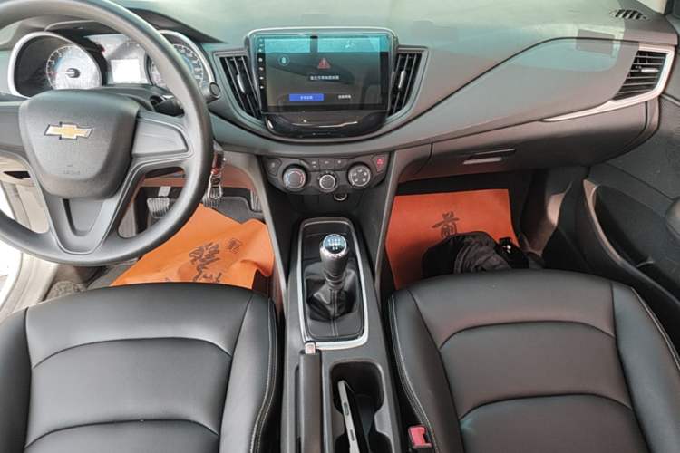Used Chevrolet Cavalier 2016 1.5L Manual Enjoyment Edition Audio And AC Panel