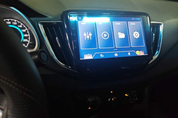 Used Chevrolet Cavalier 2016 1.5L Automatic Enjoyment Edition Audio And AC Panel